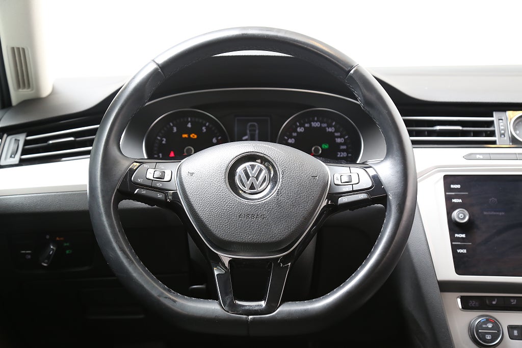 Volkswagen Passat 1,5 TSI 150hk Sportscombi DSG Värmare Kamera Leasbar 2019