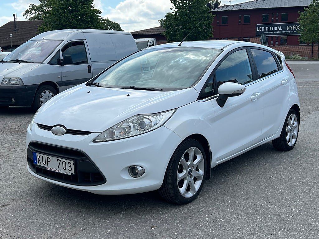 Ford Fiesta 5-dörrar 1.6 TDCi Titanium Euro 5 Besiktigad 