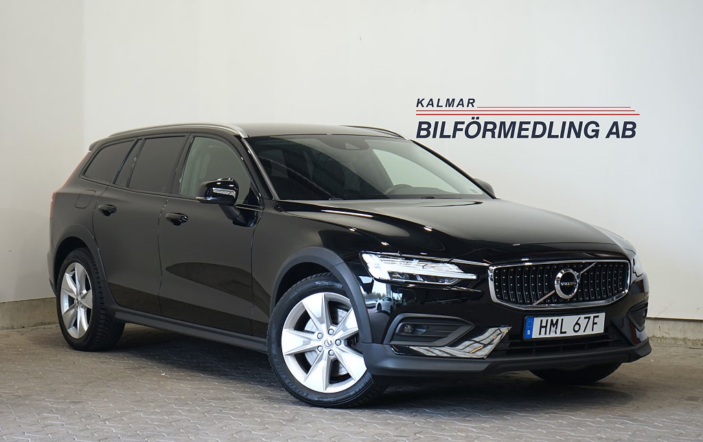 Volvo V60 Cross Country D4 AWD Momentum Dragkrok Värmare Carplay 190hk