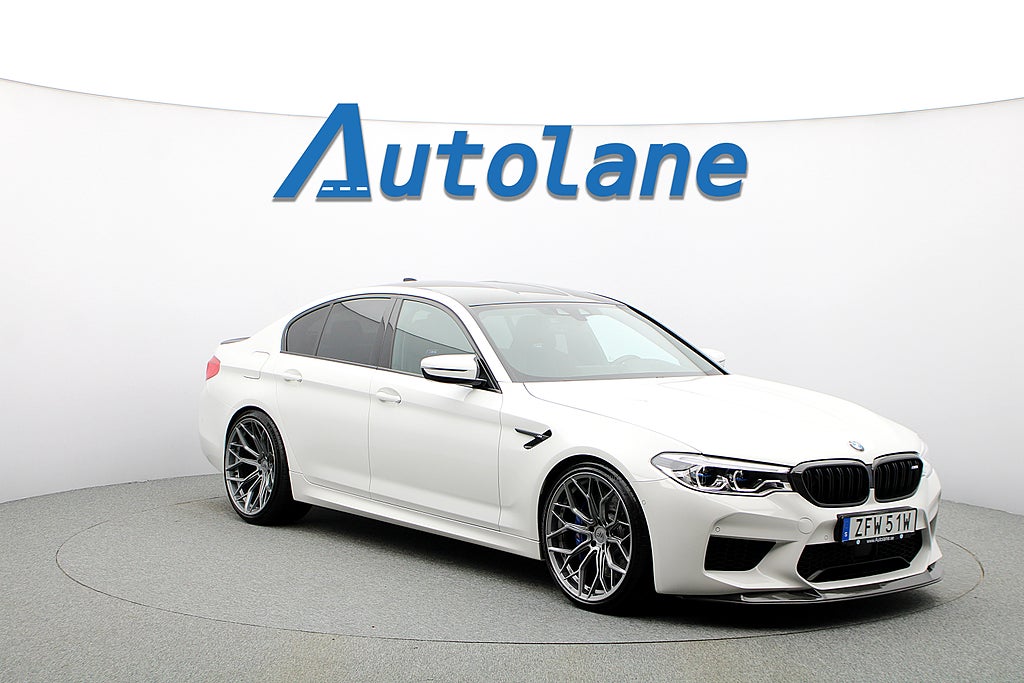 BMW M5 WF 21", H/K, HUD, Kolfiber, Soft-Close, Kolfiber