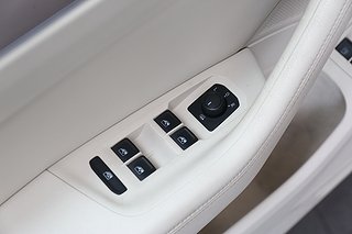Kombi Volkswagen Passat 14 av 28