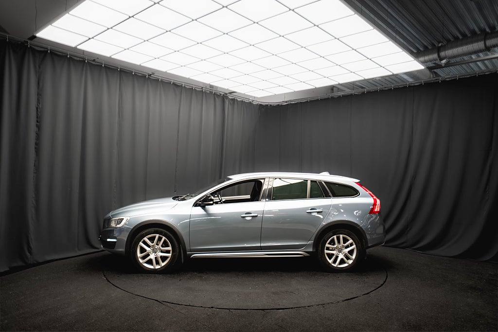 Volvo V60 Cross Country D4 AWD SUMMUM LÄDER DRAG ELSTOL D-VÄRMARE