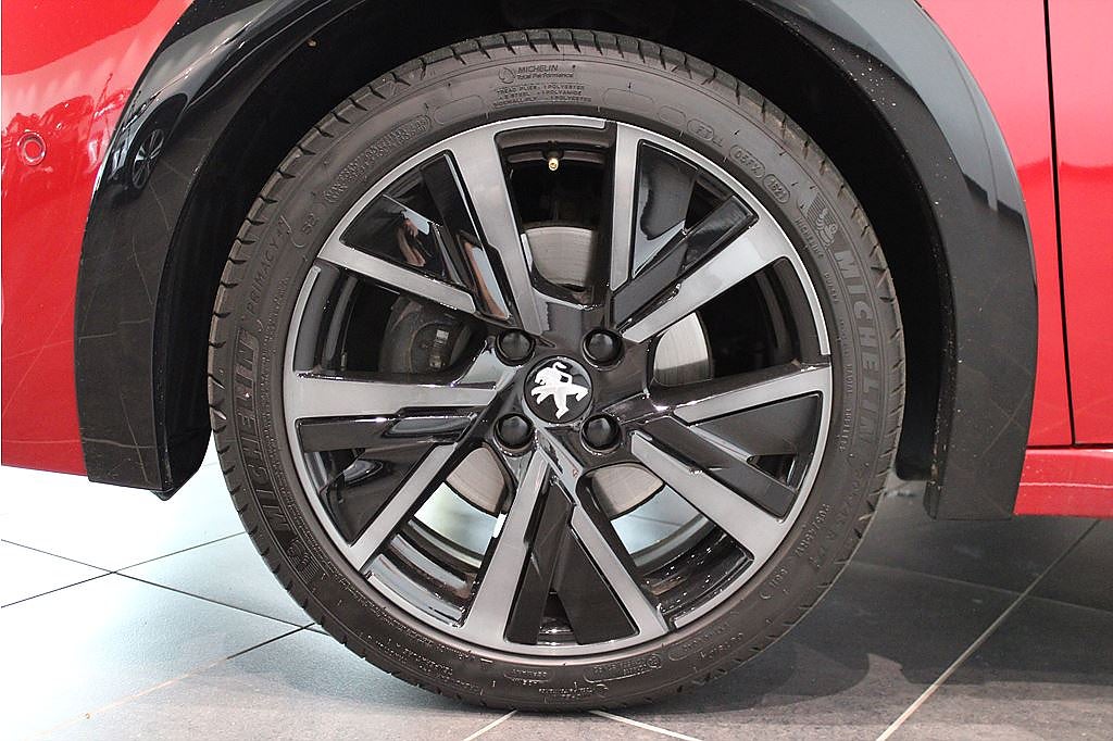 Bild på Peugeot 208 GT-Line 1.2 PT 130hk Aut - B-KAMERA, CAPRLAY