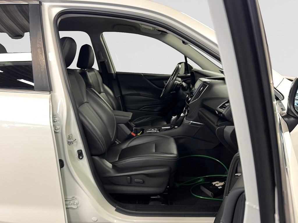 Subaru Forester e-Boxer XFuel 4WD Aut Ridge Navi Drag Kamera Adp-fart bild 17