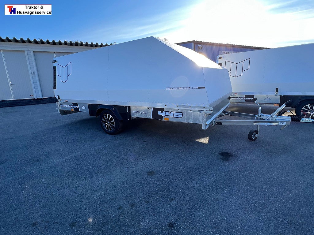 4P 445 EXPEDITION EXI Vit kåpa Bakgavel -24