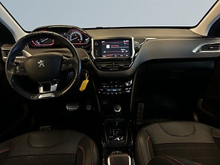 Peugeot 2008 1.2 PureTech 110 EAT GT P-Sens/MoK-Värm/Pano/SoV-Däck – bild 8
