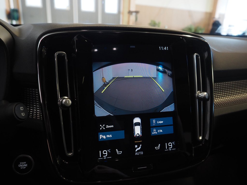 Volvo XC40 Recharge T5 262hk R-Design |Pano|Navi|Kamera| 2021