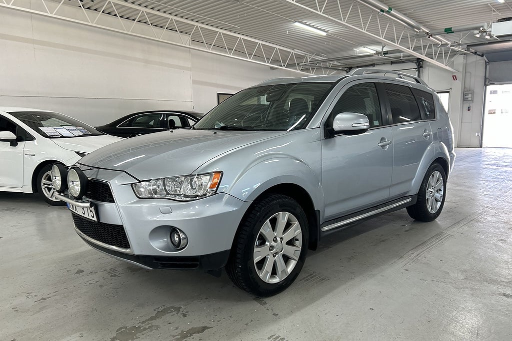 Mitsubishi Outlander 2.4 / 7-sits / Automat / Drag / SUPERDEAL 3,95 % 