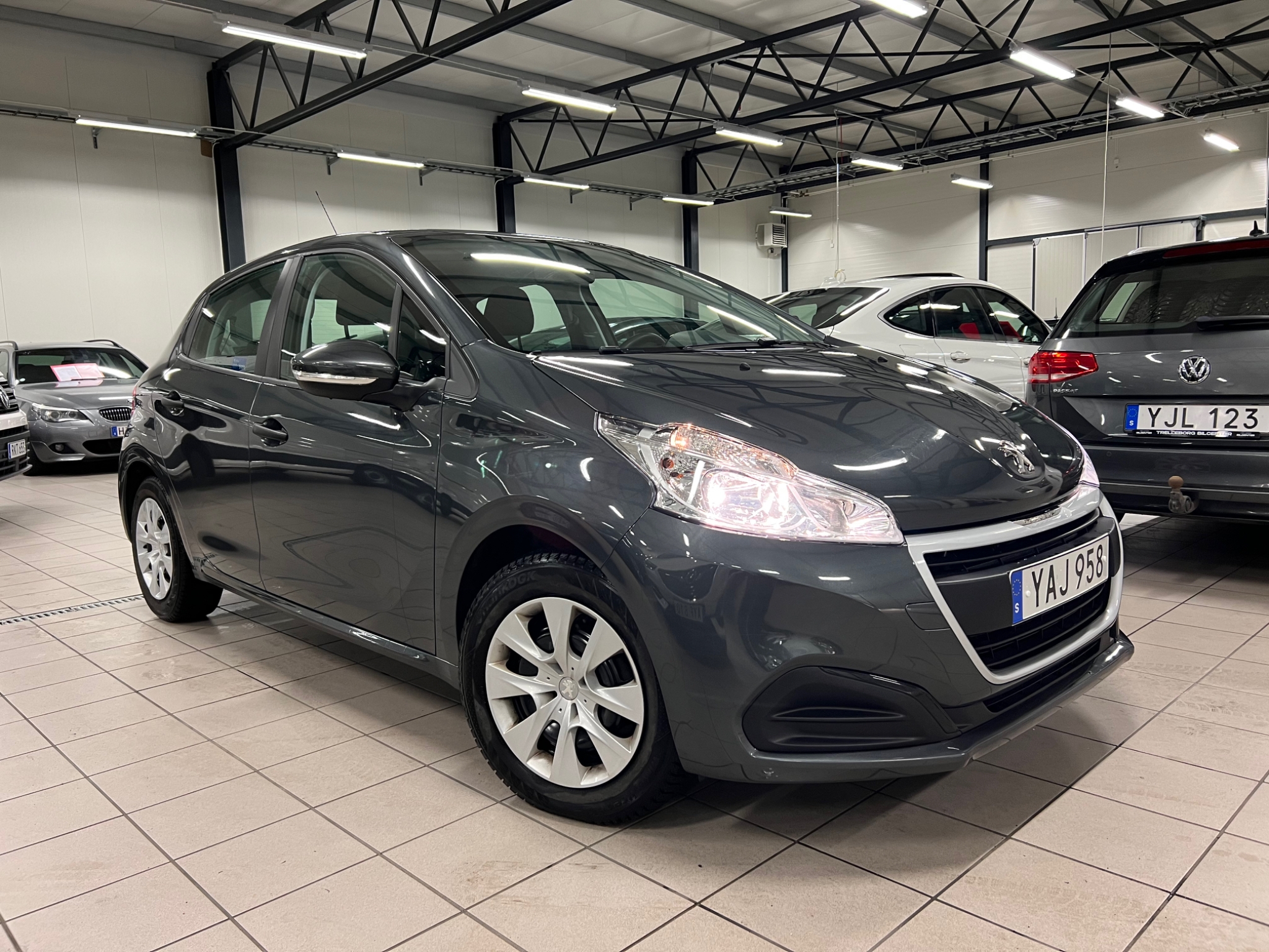 Peugeot 208 5-dörrar 1.0 VTi 68hk 2016, bild 2/49