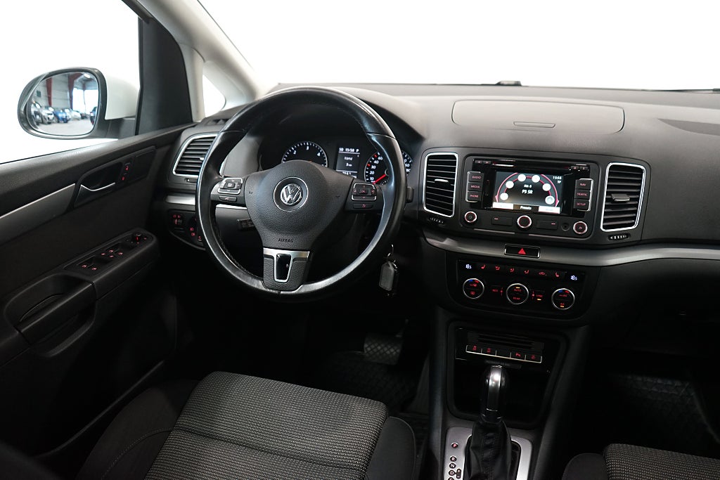 Volkswagen Sharan 7-seater 2.0 TDI Masters Automat Panorama Drag 140hk