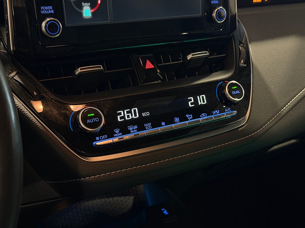 Toyota Corolla Touring Sports Hybrid Style Drag Teknikpkt Garanti 2021