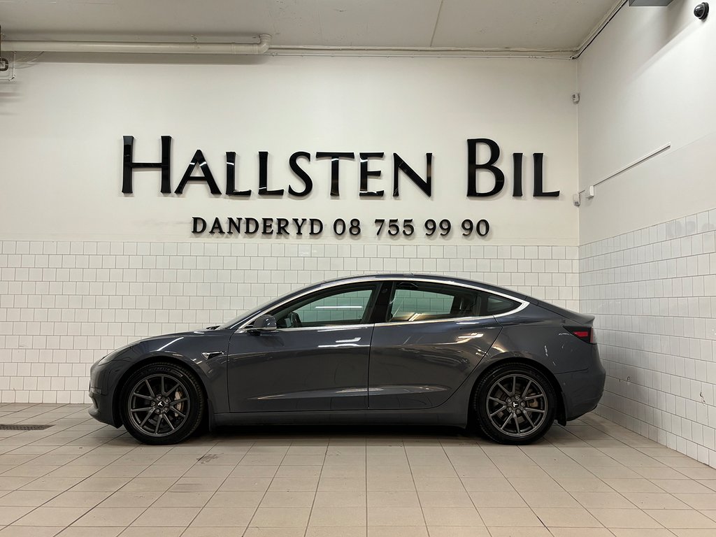 Tesla Model 3 Long Range AWD Autopilot Drag Moms 1Äg Svensksåld