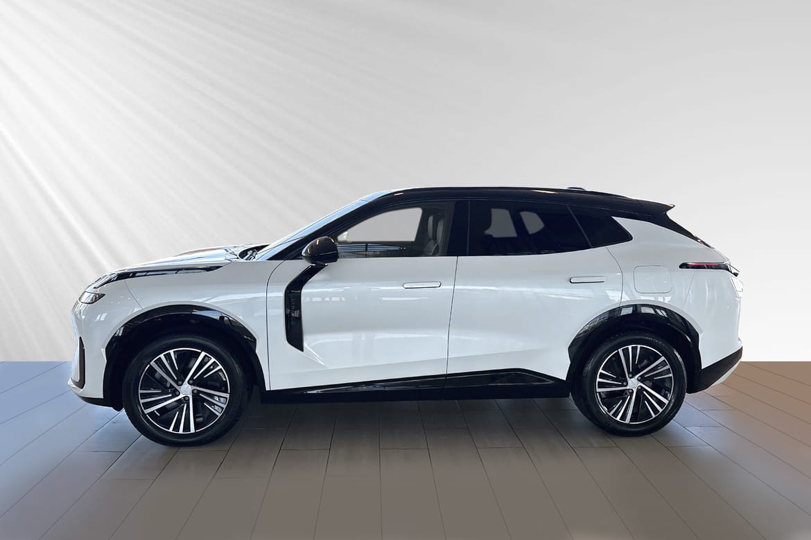 Lynk & Co 08 Core PHEV 2025, bild 2/10