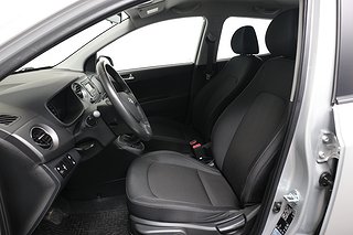 Halvkombi Hyundai i10 9 av 21