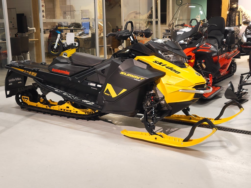 Ski-Doo Summit Neo+ 600 EFI 55hk 