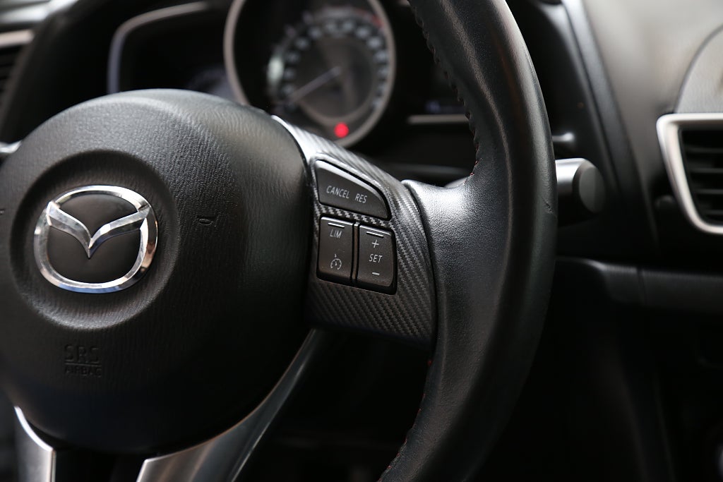 Mazda 3 Sport 2,0 SKYACTIV-G 120hk Vision Navi P-sensorer 2016