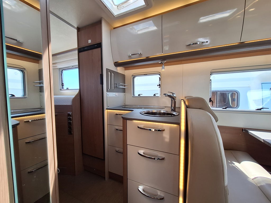 Bürstner Lyseo TD 690 Harmony Line Långbädd, Automat, AC -2023
