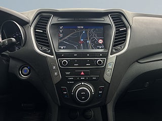 Hyundai Santa Fe 2.2 CRDi 4WD Drag/360/Adap Fart/Navi/Rattvärm/SoV-Däck – bild 11