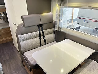 Husbil-alkov Adria CORAL XL 670 DK 15 av 29