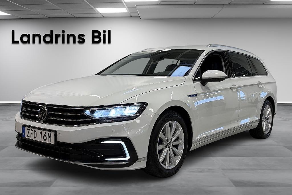 Volkswagen Passat Sportscombi GTE 1.4TSI 218hk | Dragkrok | 53km | Navi |