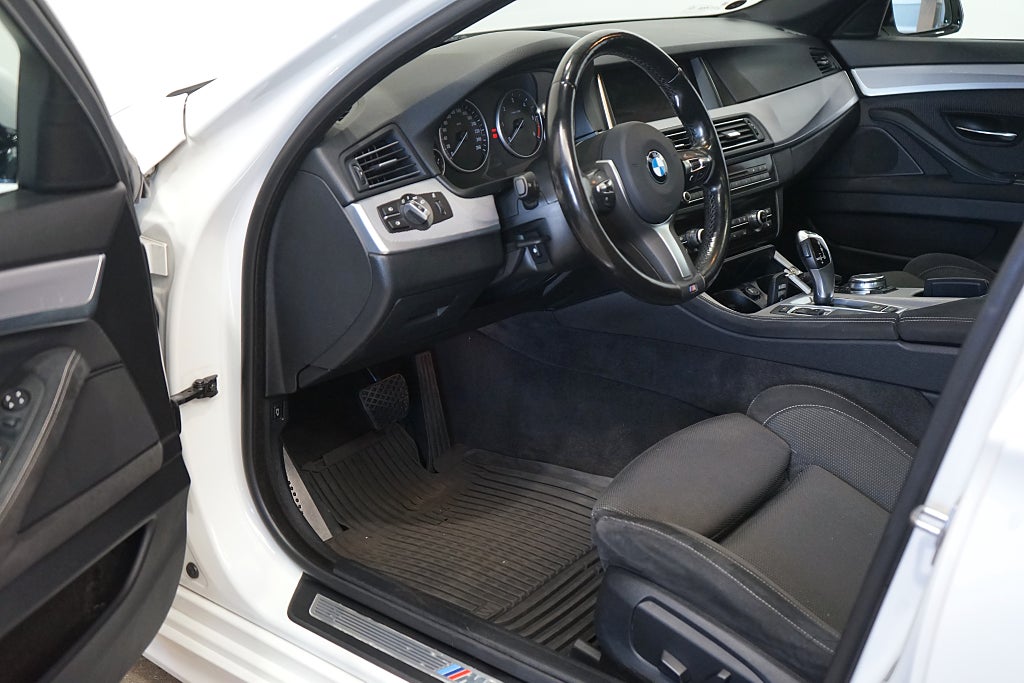 BMW 520d xDrive Touring Automat M Sport Panorama 184hk