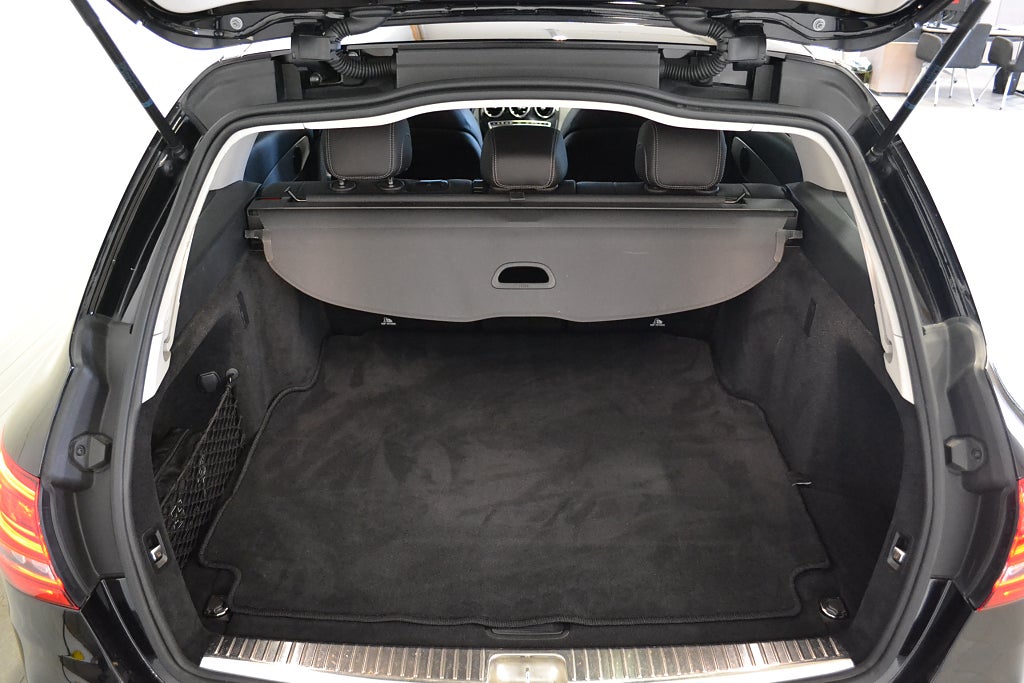 Mercedes-Benz C 200 T 184hk 4MATIC Avantgarde | Drag | Kamera | Navi | 2020