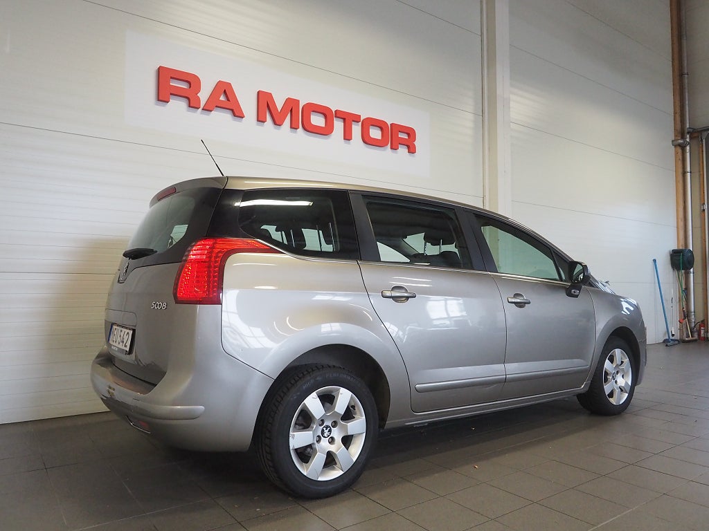 Peugeot 5008 1.2 PureTech 130hk | 7-sits | Farthållare