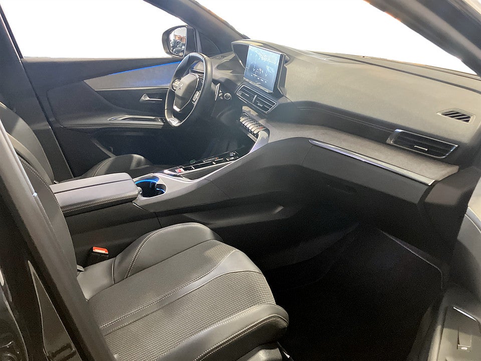 Bild på Peugeot 3008 GT 1.2 PT 130hk B-KAMERA CARPLAY