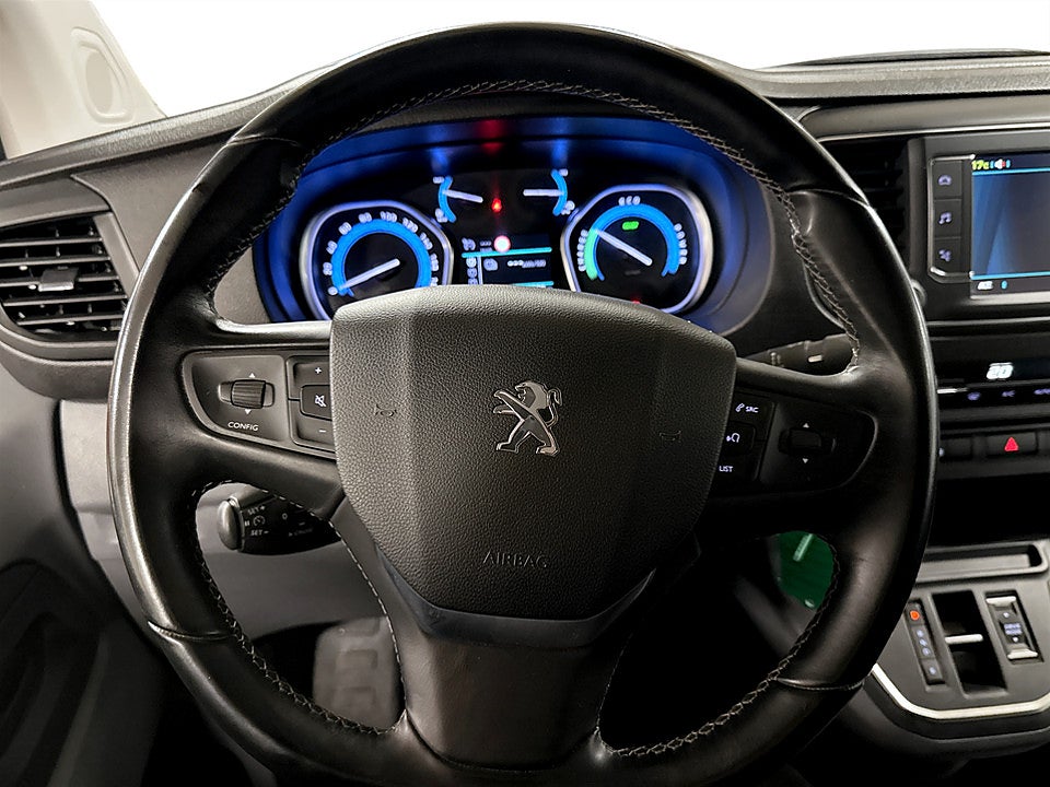 Bild på Peugeot e-Expert PRO+ L2 75kWh Aut INREDNING SKYDDSKLÄDSEL BACKKAMERA