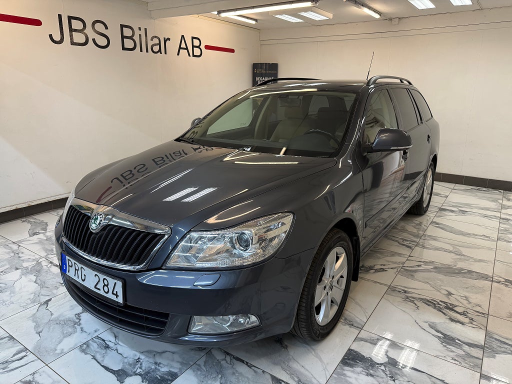 Skoda Octavia Kombi 1.8 TSI Elegance Euro 5, Ny serv, Ny Bes, Drag