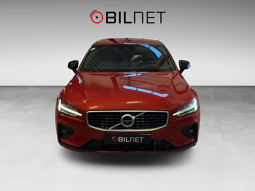 Volvo S60 T5 R-Design *3,99%* 20" R-fälg HUD Värm 360* Kamera H&K