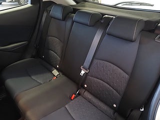 Halvkombi Mazda 2 14 av 21