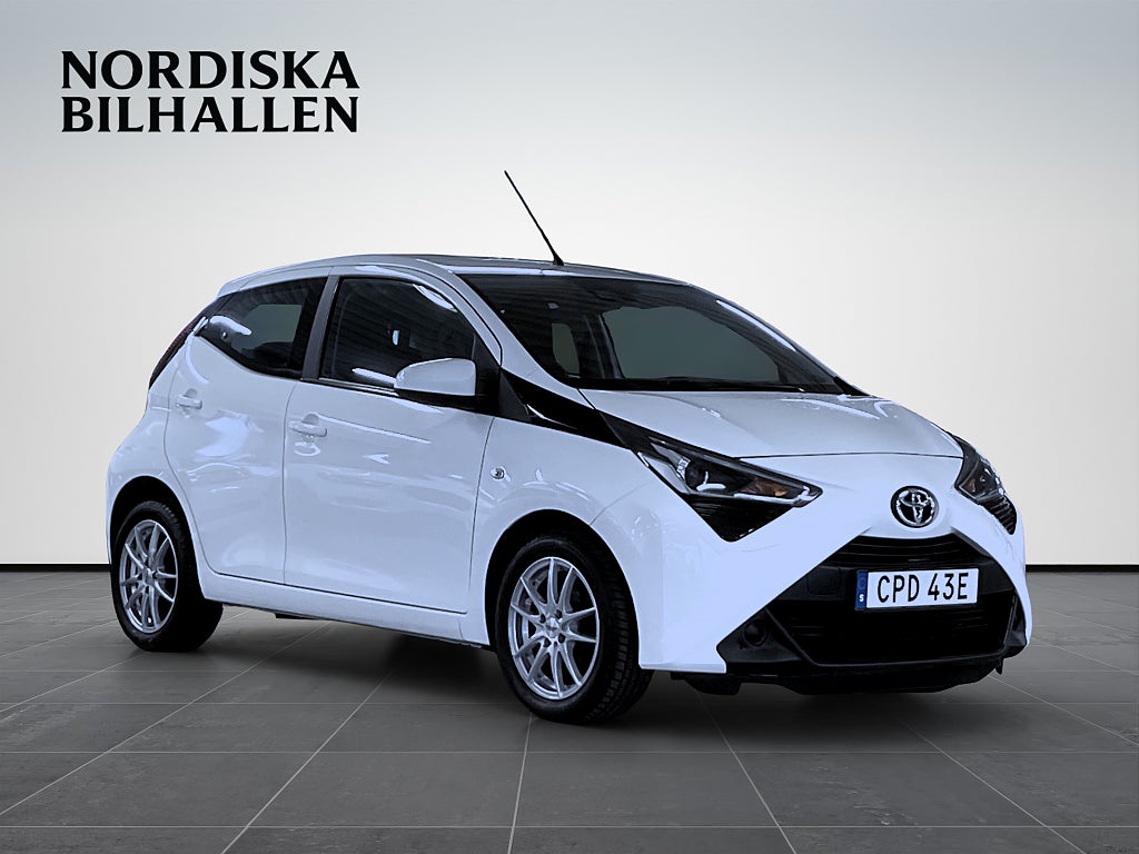 Toyota Aygo 5-dörrar 1.0 VVT-i x-shift X-PLAY Kamera Bluetooth