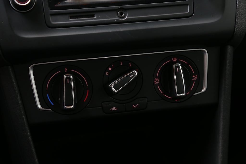 Volkswagen Polo 1,2 TSI 90hk Base 5D Bluetooth 2017