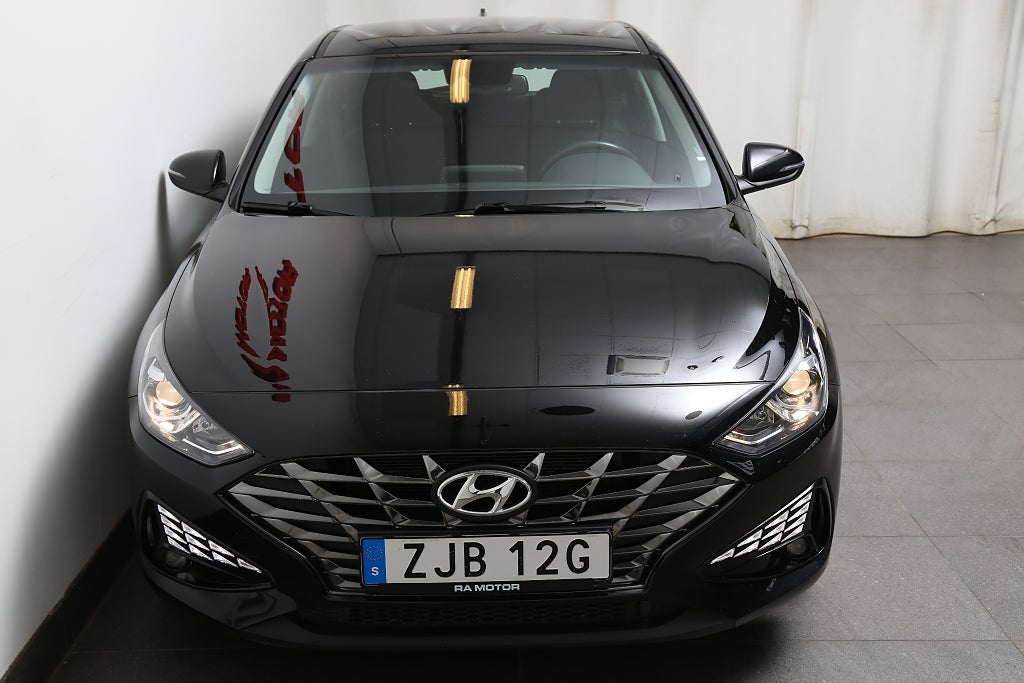 Hyundai i30 1,5 T-GDI 48V MHEV 159hk Essential Aut Drag Nybilsg 2022