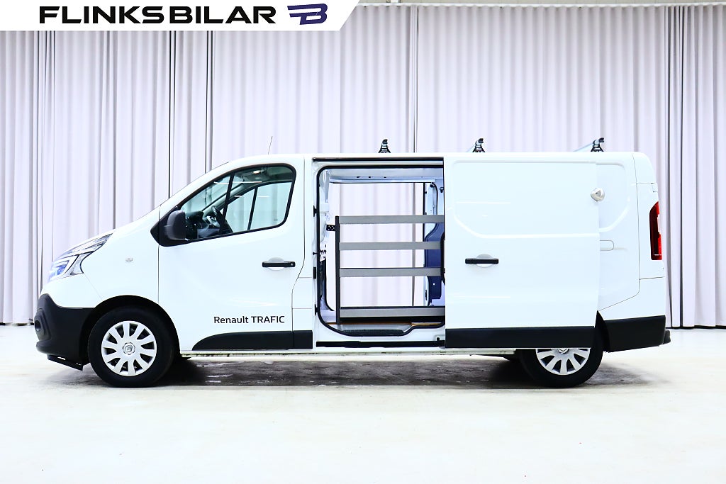 Renault trafic 145HK L2|Automat|Inredd|Drag|Värmare|GPS|B-Kamera