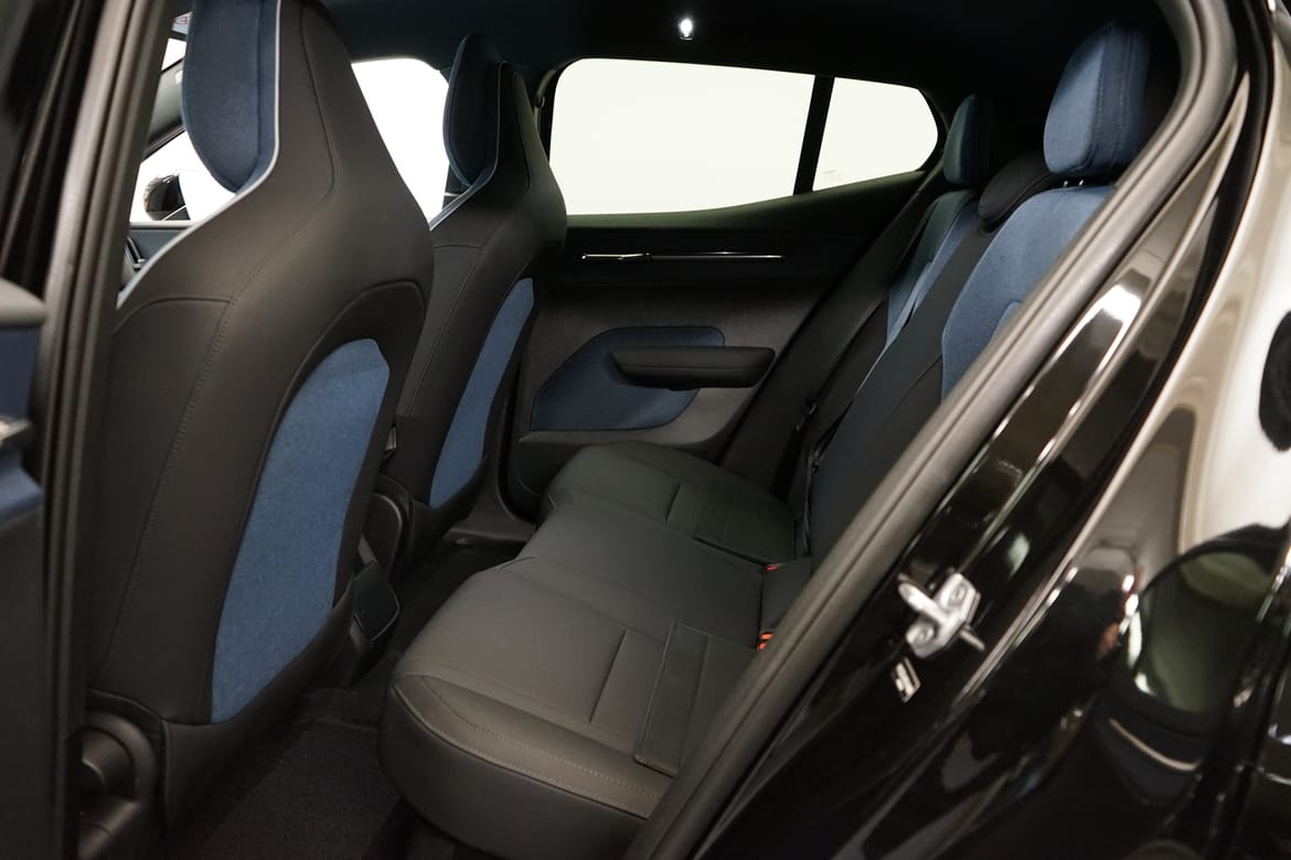 Volvo EX30 Extended Range Plus 2025, bild 6/10