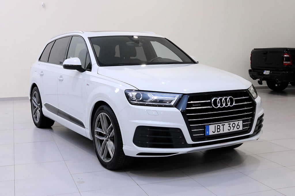 Audi Q7 3.0 TDI V6 quattro S Line / 7-sits / Pano / Drag