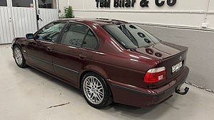 En fin BMW 523 från 1998.
