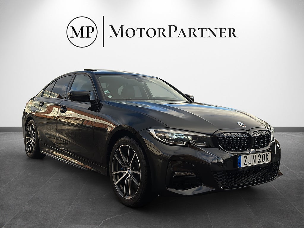 BMW 330e Sport line M-Sport Optik Taklucka 360 kamera Navi HUD