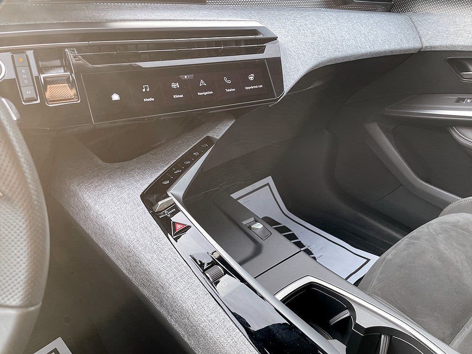 Bild på Peugeot 5008 GT Hybrid 136hk AUT - DRAG, RATTVÄRME