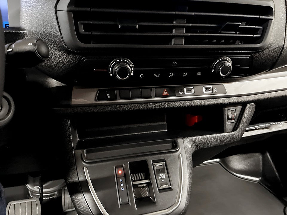 Bild på Peugeot Expert 150hk Aut L2 - EDITION! SERVICE & V-HJUL INGÅR!