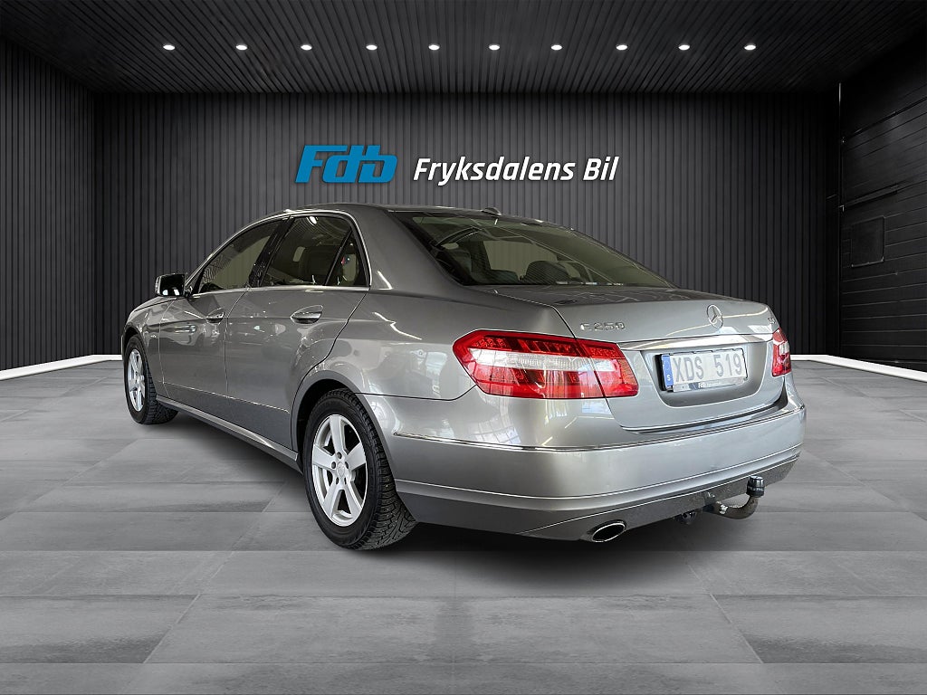 Mercedes-Benz E 2010 - miniatyr 3