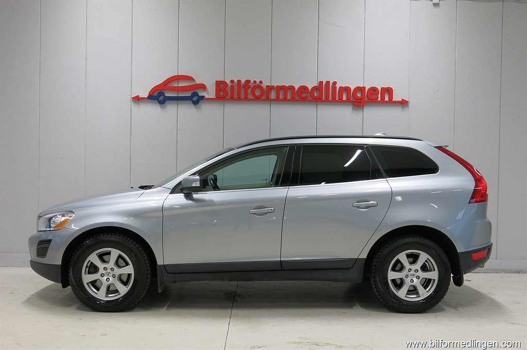 Volvo XC60 D4 FWD 163hk Aut. Momentum V-Hjul Drag