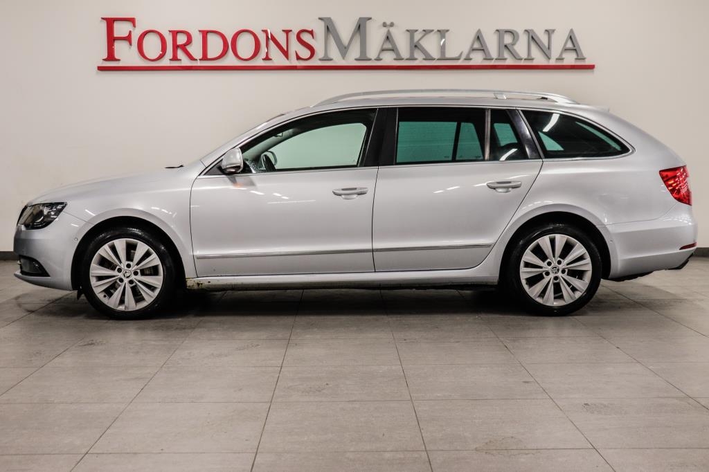 Skoda Superb 2015, bild 2/57