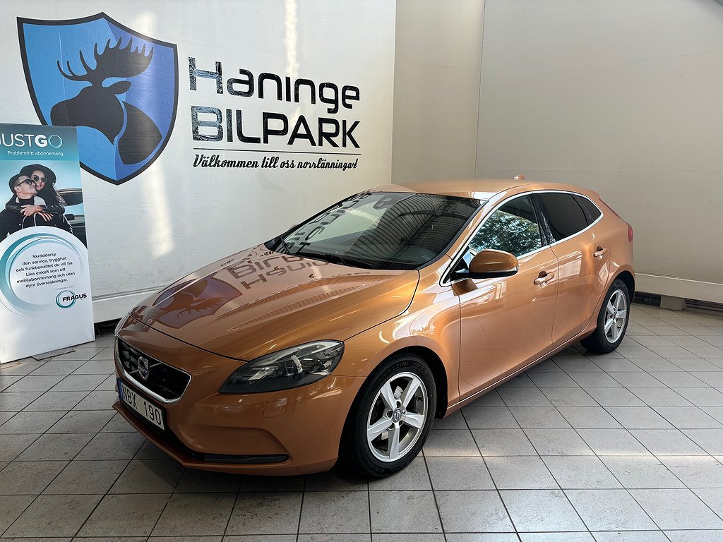 Volvo V40 D2 Momentum SUPERDEAL 3.95% /PDC/BT/FARTHÅLLARE