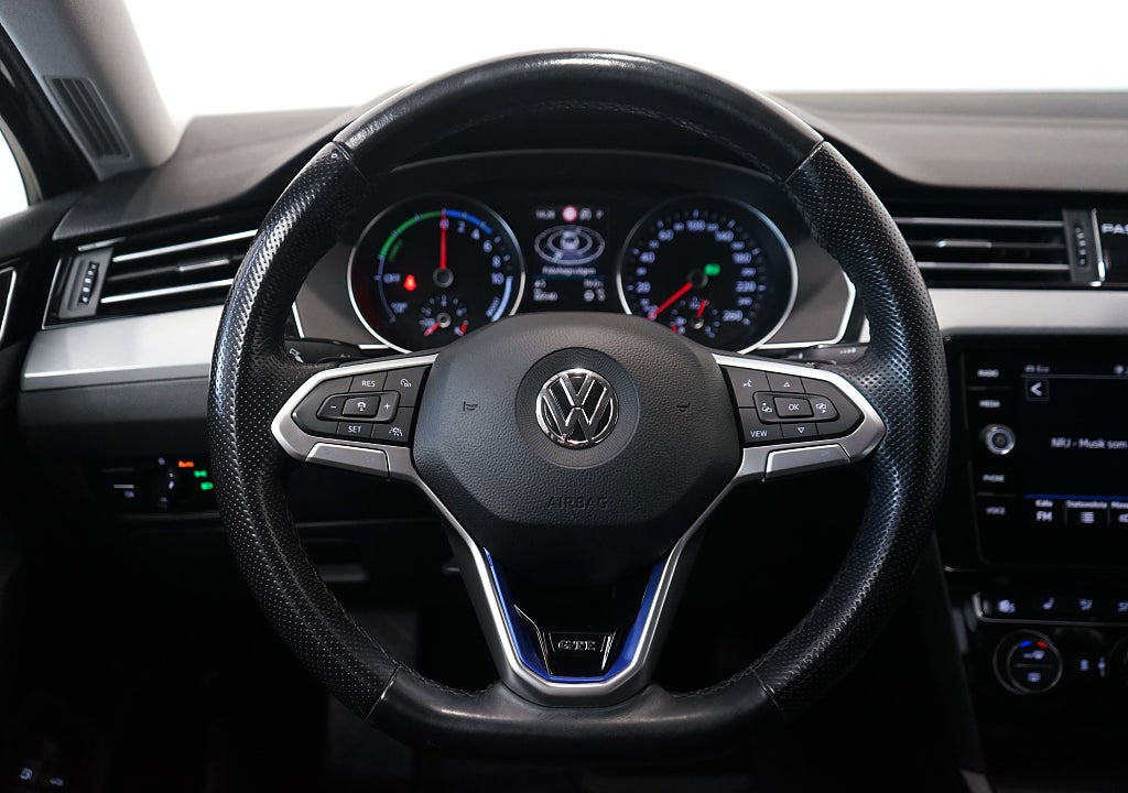 Volkswagen Passat GTE 1.4 GTE Automat Värmare Dragkrok Carplay Navi 218hk