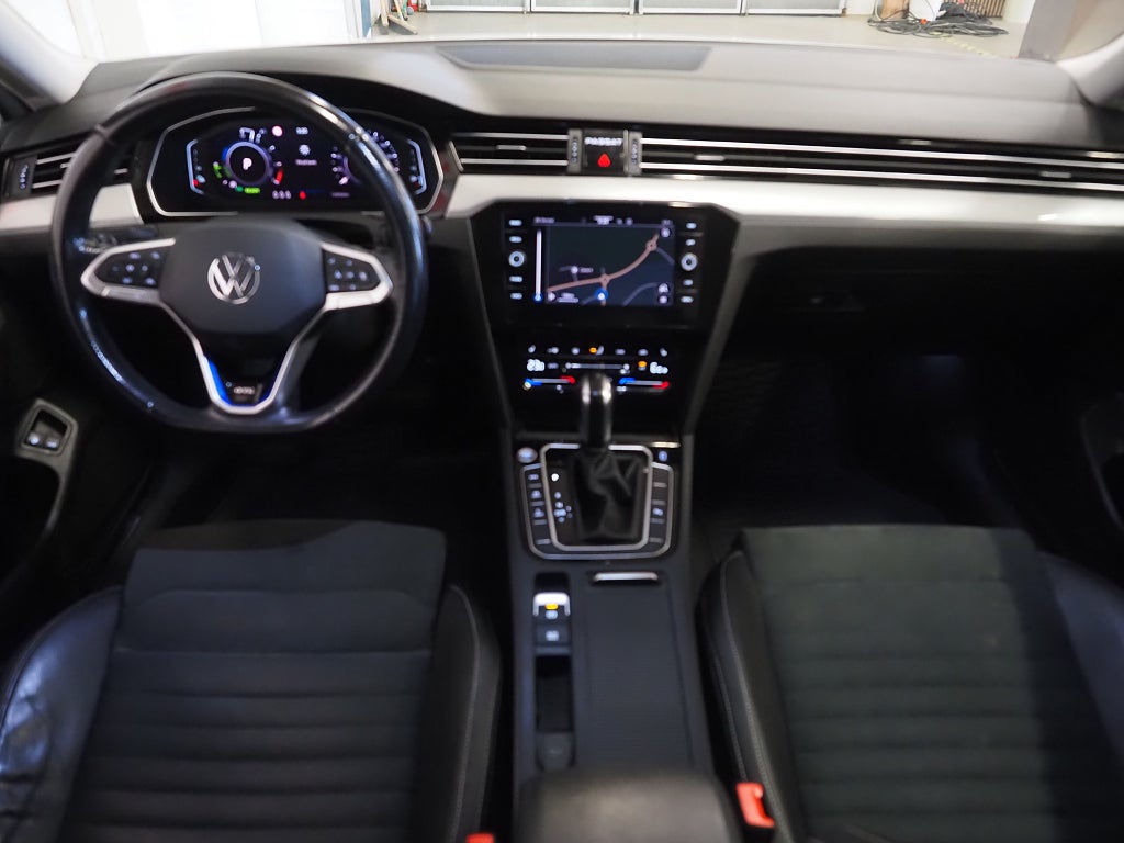 Volkswagen Passat SC GTE 1.4 TSI Plug-in Drag Cockpit Värmare Keyless GPS 2021