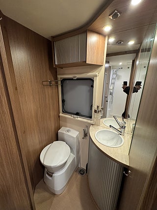 Husbil-integrerad Itineo MB 740 150HK AUT 11 av 22