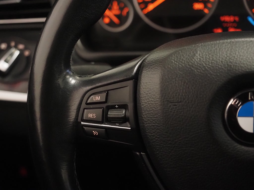 BMW 520d xDrive 184hk Sedan Automat P-Sensorer HiFi 2014